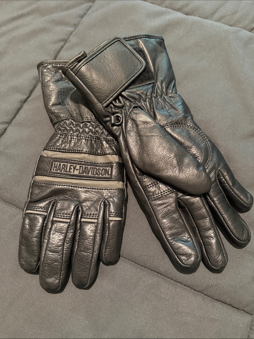 Harley-Davidson Black Leather Motorcycle Gloves with Wrist Strap